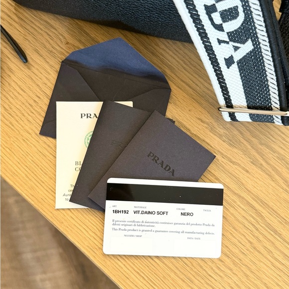 PRADA Logo-Plaque Small Leather Crossbody Bag in Black - Picture 15 of 16